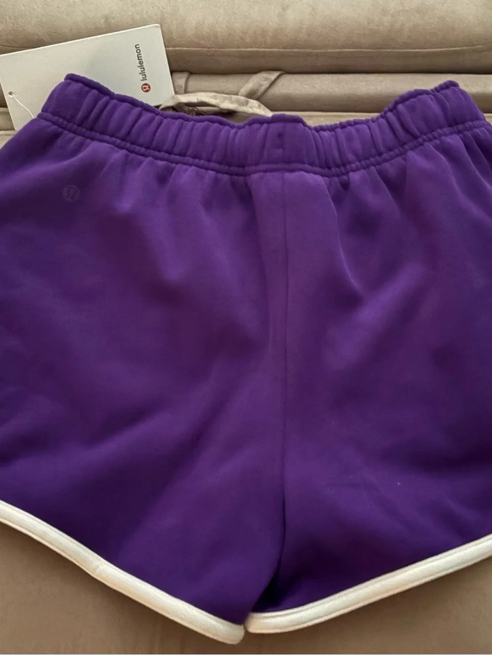 Lululemon Scuba Mid Rise Oversized Short 3” - Picture 10 of 12